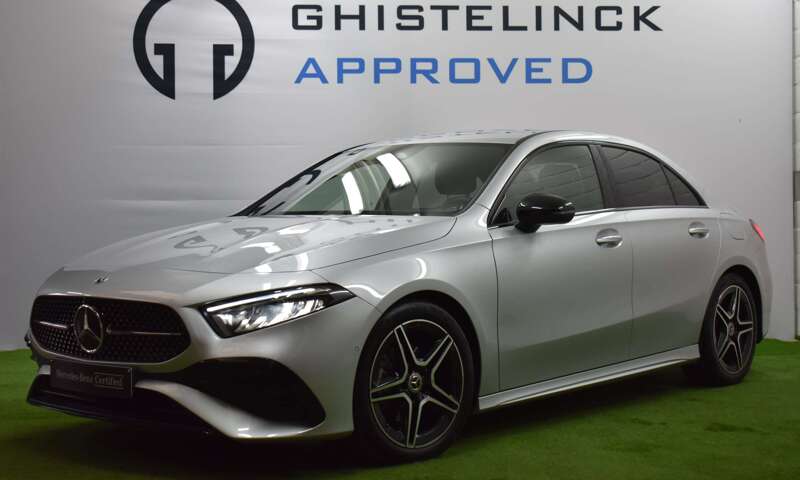 Mercedes-Benz A 180 Limousine+ AMG-Line+Pack Night+Ambient Light